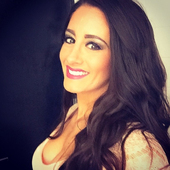 Meet your Posher, Stephanie - Picture 1 of 1